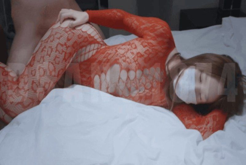 杏吧傳媒 大肥臀狠狠打樁奶白乳妹共浴抽插